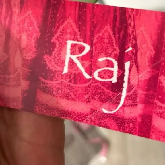 RAJ 100% Silk Green & Black Skull Print Scarf - Picture 5 of 7